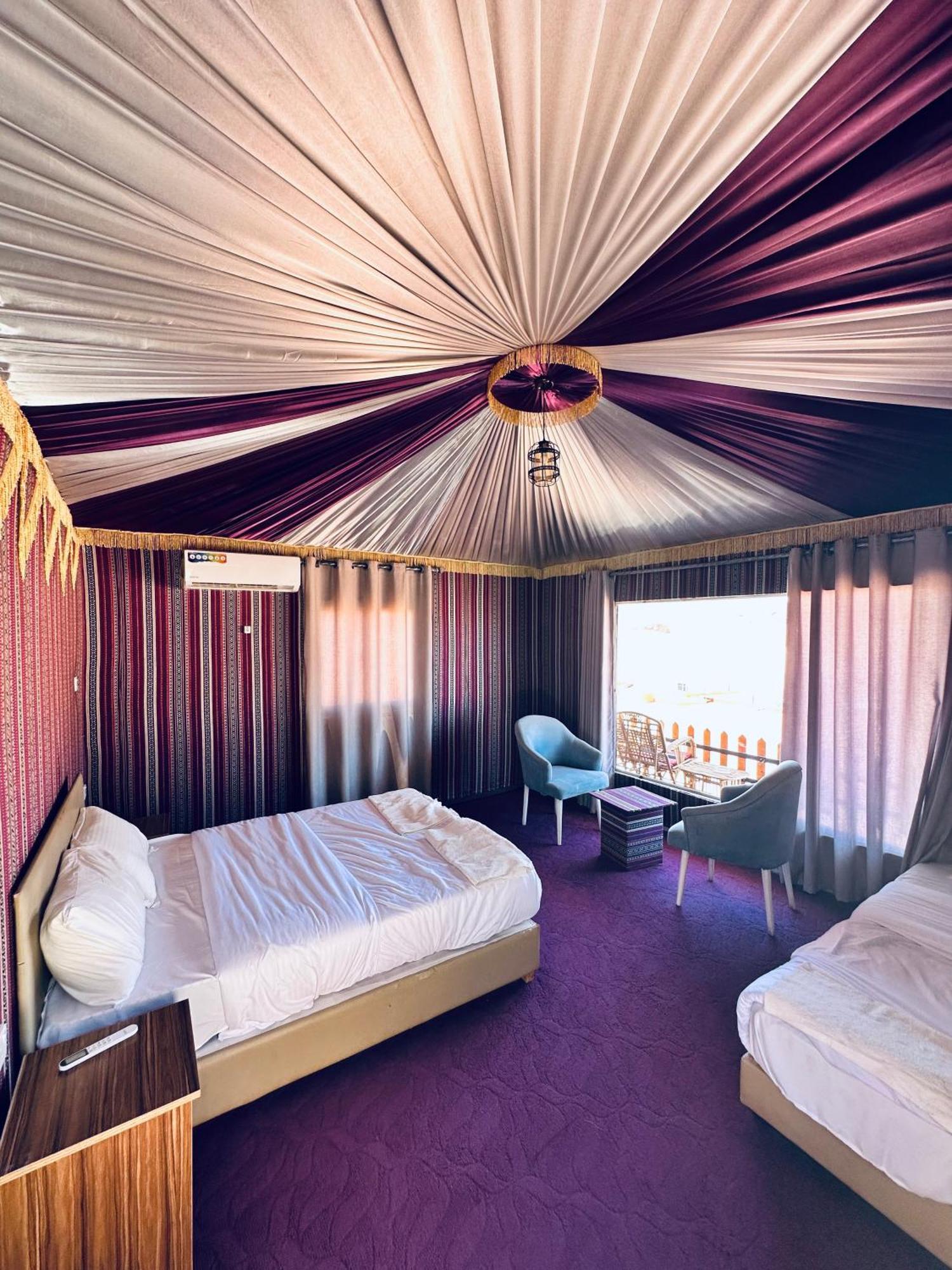 Holiday Inn Luxury Camp Wadi Rum Buitenkant foto
